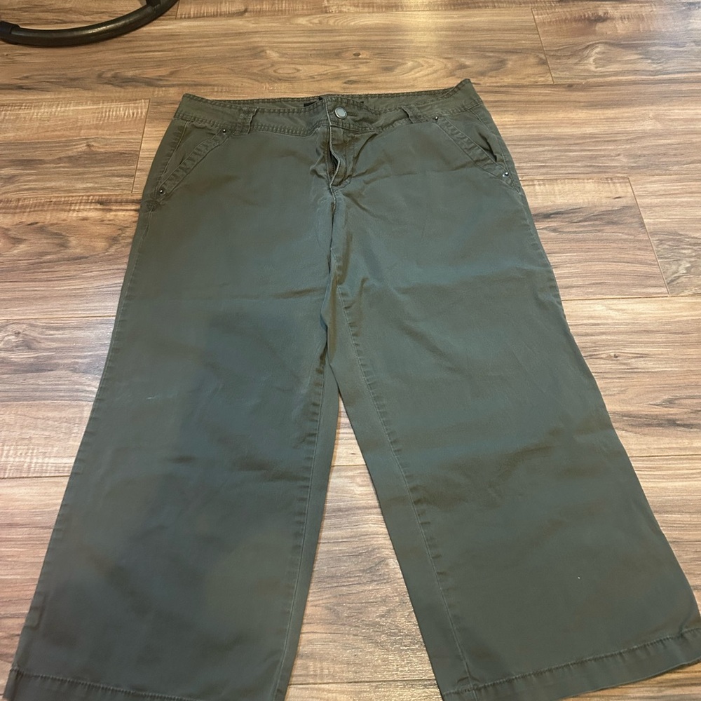 Calvin Klein Capri Jeans Olive